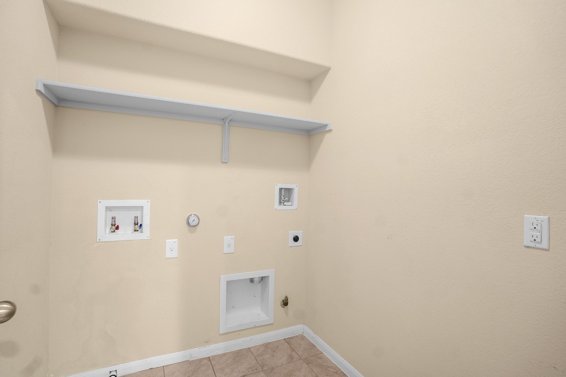 2880 Donnell Drive, Unit 2003 Round Rock, TX 78664 - Photo 12 of 27 a view of bathroom