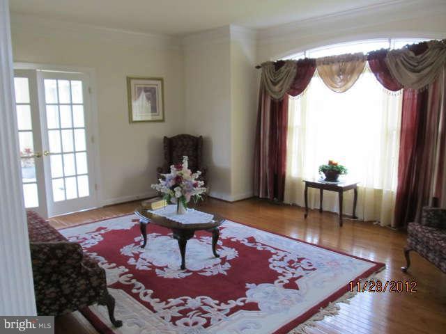 20501 Wilderness Run Road Boonsboro, MD 21713 - Photo 11 of 30 Living Room