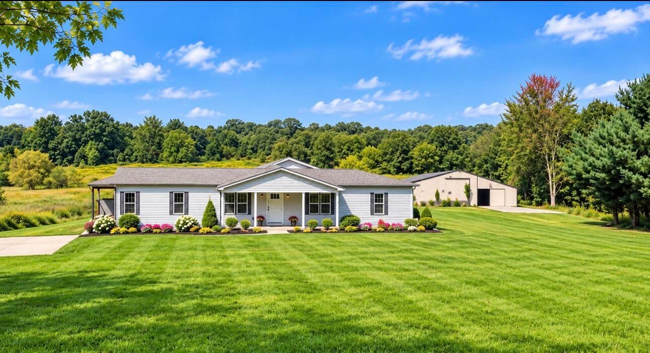 12183 Young Road Amanda, OH 43102 - Photo 1 of 19 IMG_6105