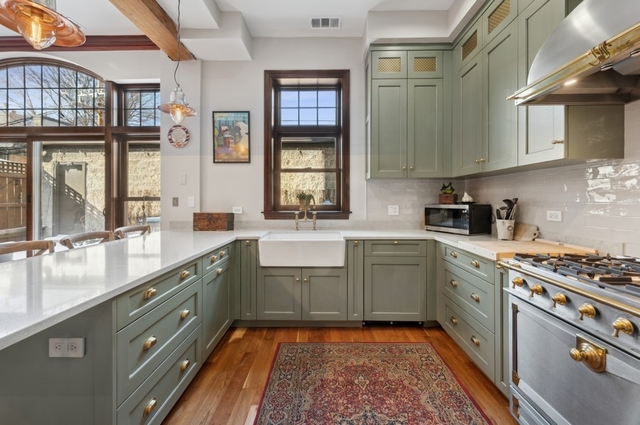 2240 North Racine Avenue Chicago, IL 60614 - Photo 8 of 34 Gallery Image 8