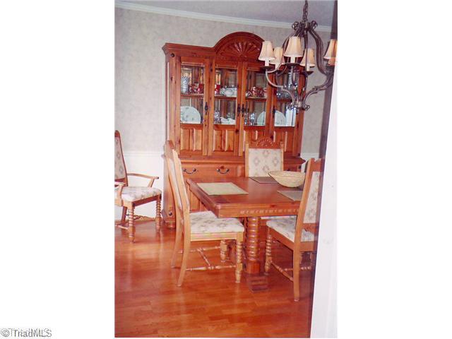 325 Traceway Road High Point, NC 27265 - Photo 4 of 14 Dining Room.