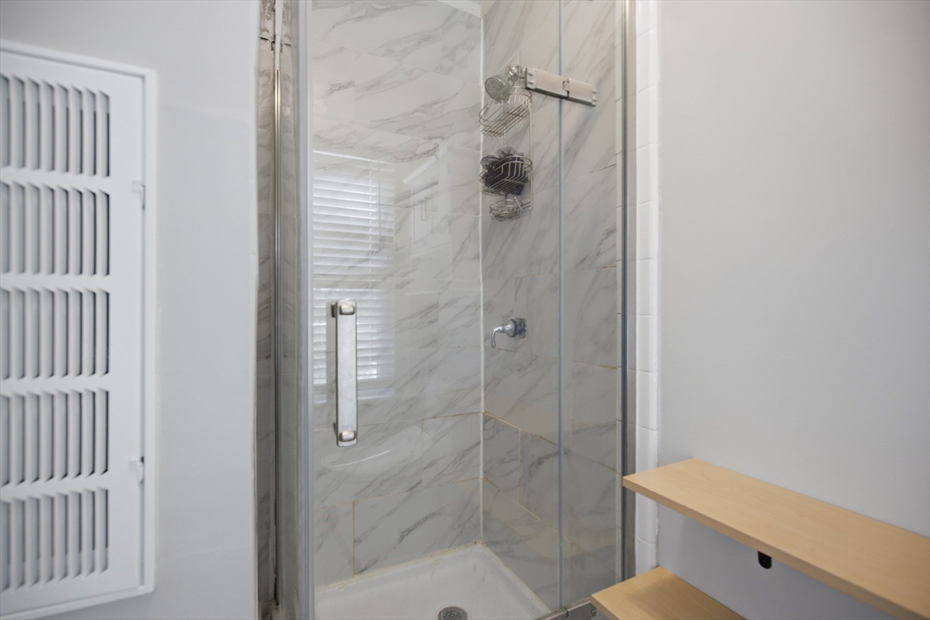 52 Eagle Road Worcester, MA 01605 - Photo 23 of 42