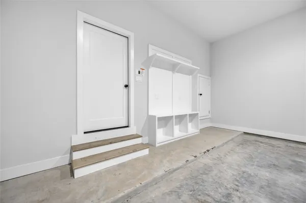 $325,000 | 10610 Ashville Drive, Houston, TX 77051