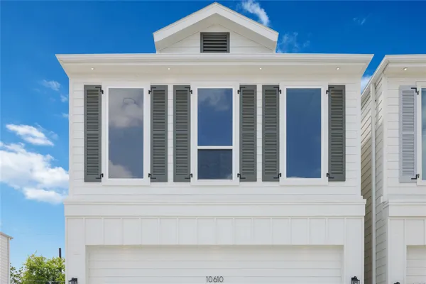 $325,000 | 10610 Ashville Drive, Houston, TX 77051
