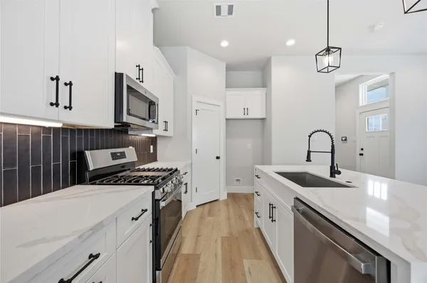 $325,000 | 10610 Ashville Drive, Houston, TX 77051
