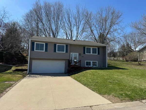 $329,900 | 112108 Haering Circle, Chaska, MN 55318