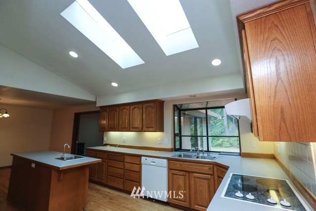 5606 Bryan Road Northwest Bremerton, WA 98312 - Photo 11 of 36 Gallery Image 11