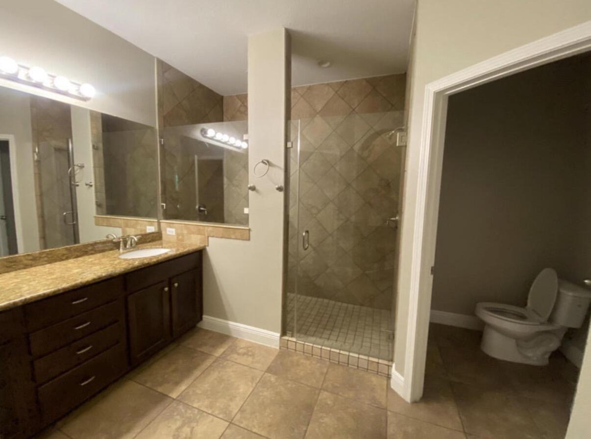 40 Woodwind Way Freeport, FL 32439 - Photo 8 of 14 Primary Bath