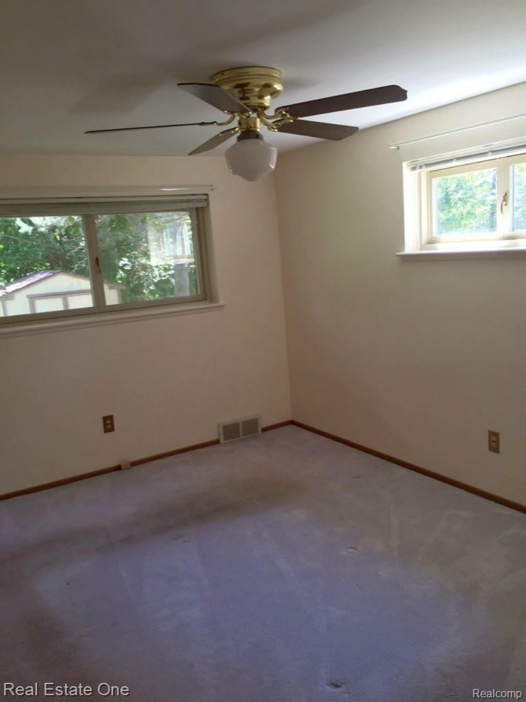28029 West Nine Mile Road Farmington, MI 48336 - Photo 12 of 36 IMG_1646.jpg