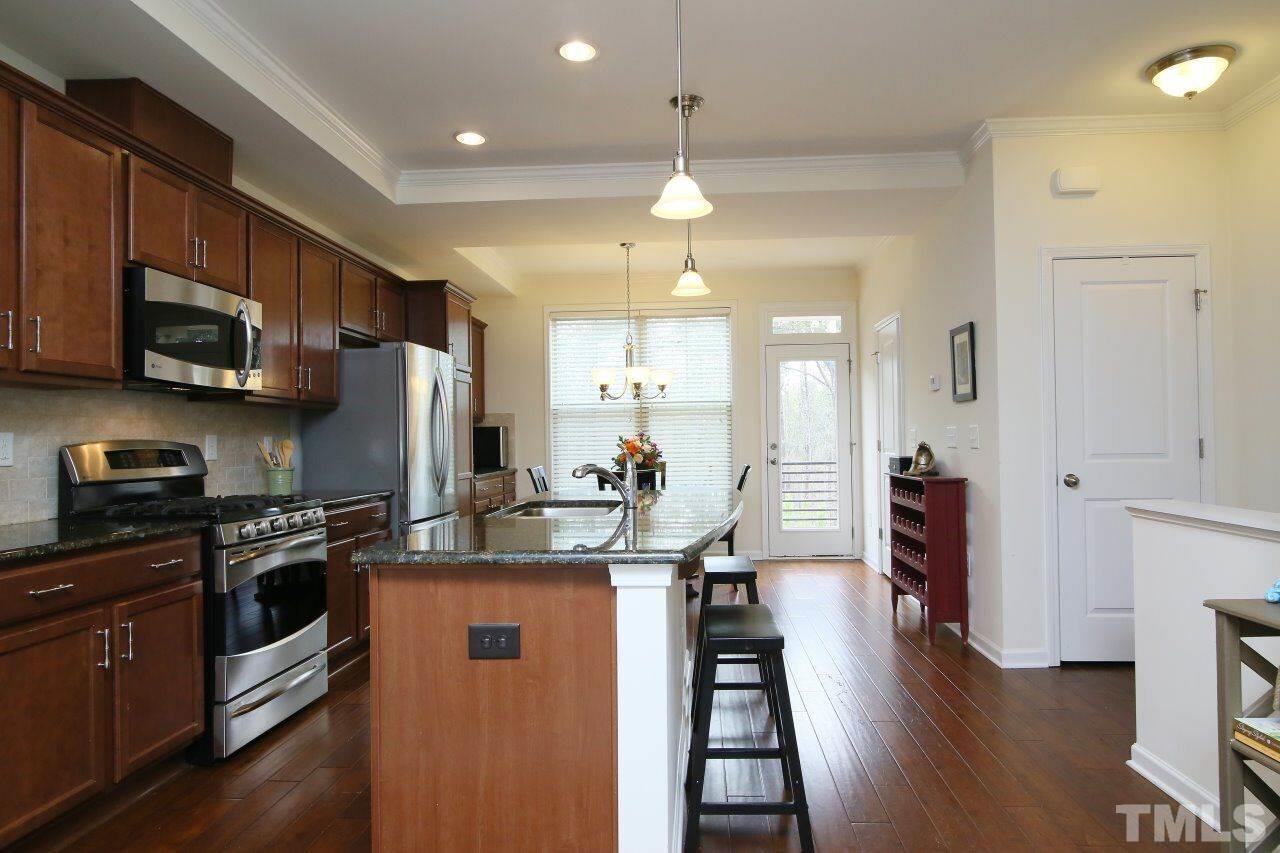 1631 Crafton Way Raleigh, NC 27607 - Photo 8 of 24