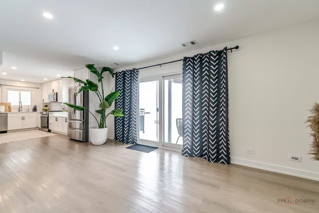 $475,000 | 4990 Rochester Drive, Hoffman Estates, IL 60010