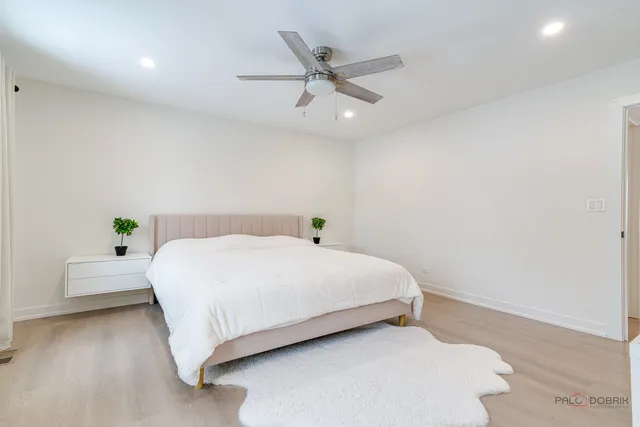 $475,000 | 4990 Rochester Drive, Hoffman Estates, IL 60010