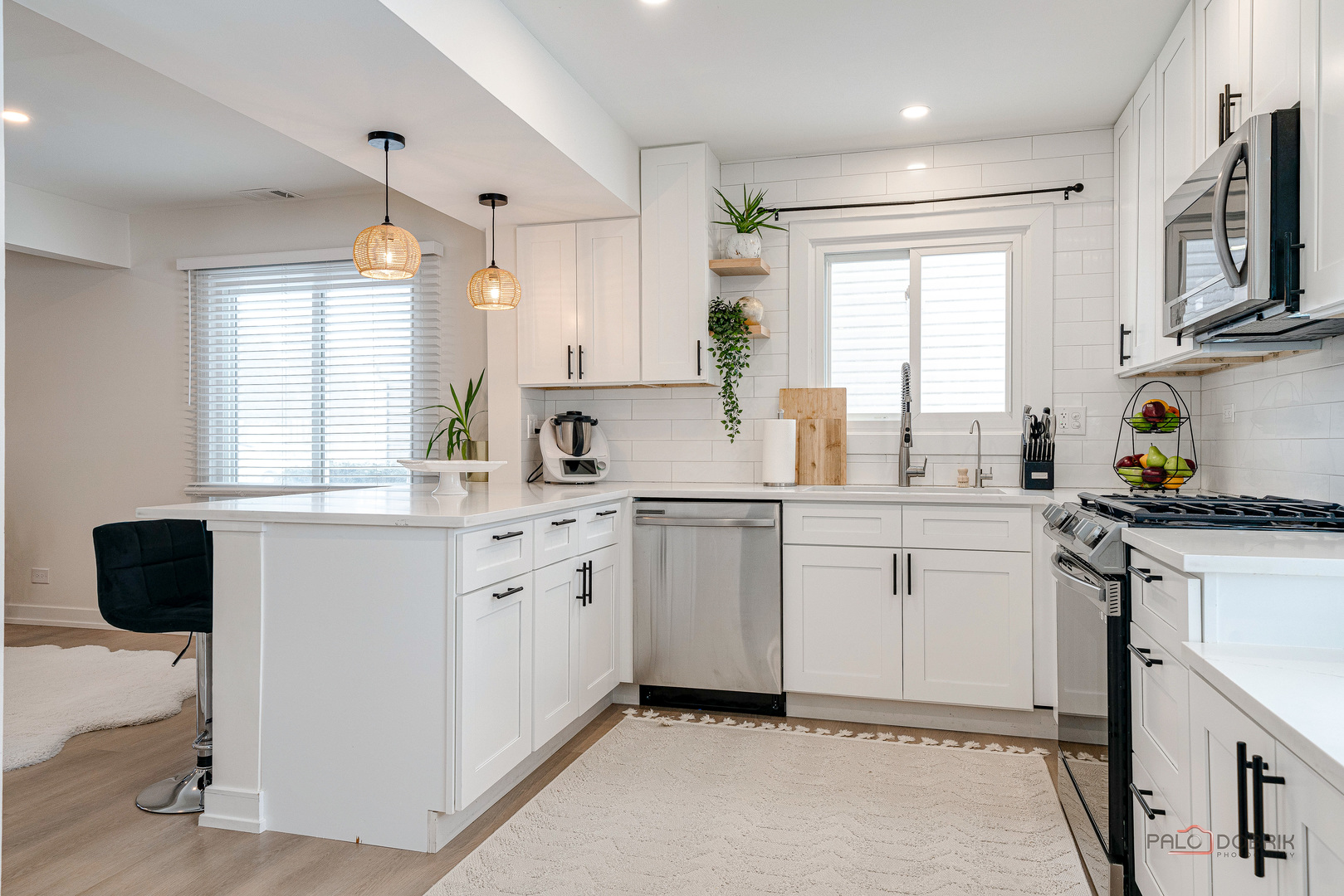 4990 Rochester Drive Hoffman Estates, IL 60010 - Photo 8 of 33