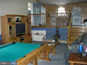 1119 Wynnbrook Road Secane, PA 19018 - Photo 3 of 5 Family Room