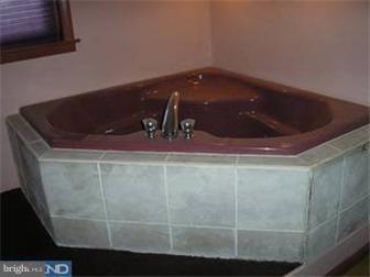 1119 Wynnbrook Road Secane, PA 19018 - Photo 4 of 5