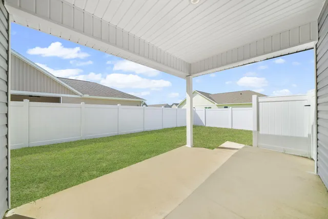 $2,525 | 231 Staggerbush Street, Freeport, FL 32439