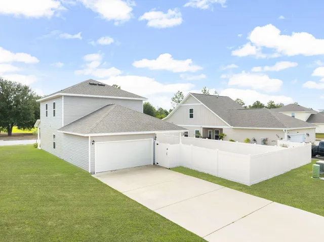 $2,525 | 231 Staggerbush Street, Freeport, FL 32439