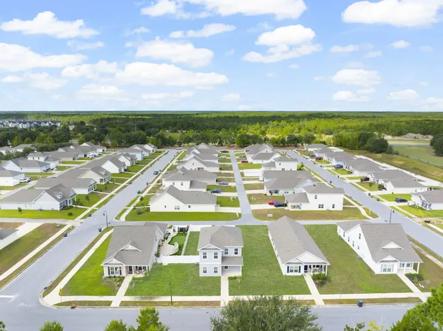 $2,525 | 231 Staggerbush Street, Freeport, FL 32439