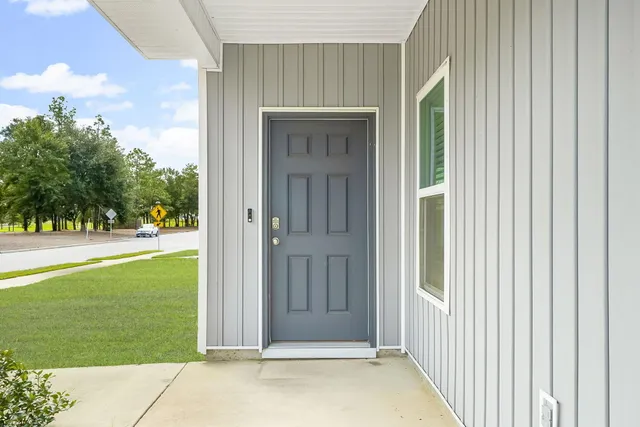 $2,525 | 231 Staggerbush Street, Freeport, FL 32439