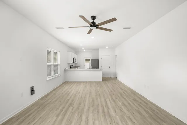 $2,525 | 231 Staggerbush Street, Freeport, FL 32439