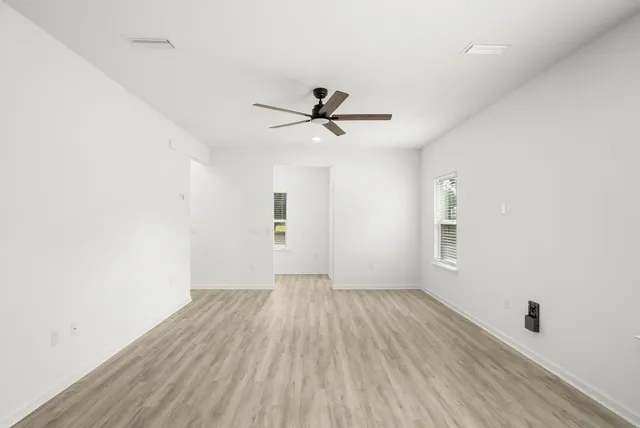 $2,525 | 231 Staggerbush Street, Freeport, FL 32439