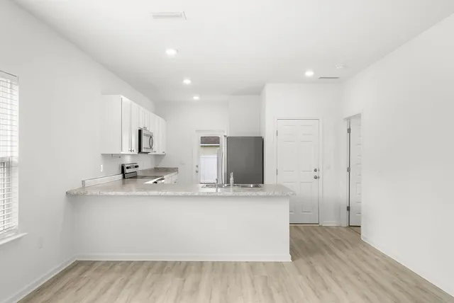 $2,525 | 231 Staggerbush Street, Freeport, FL 32439