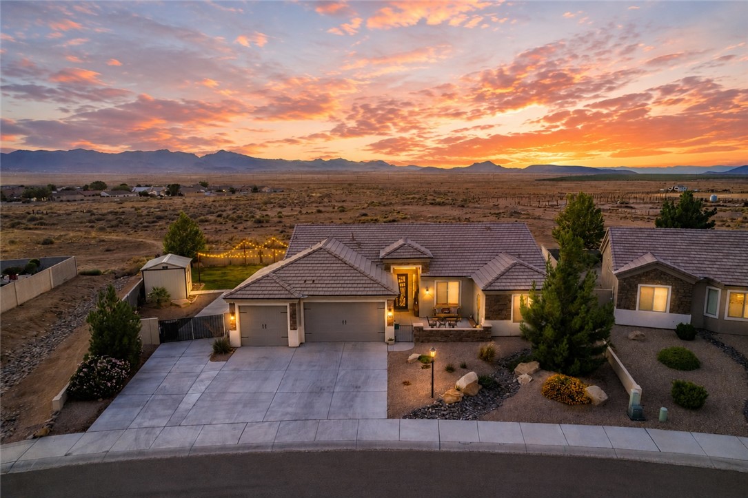 4829 North Old W Road Kingman, AZ 86401 - Photo 1 of 76