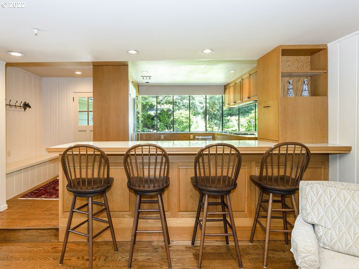 1852 Southwest Highland Road Portland, OR 97221 - Photo 12 of 32 Gallery Image 12