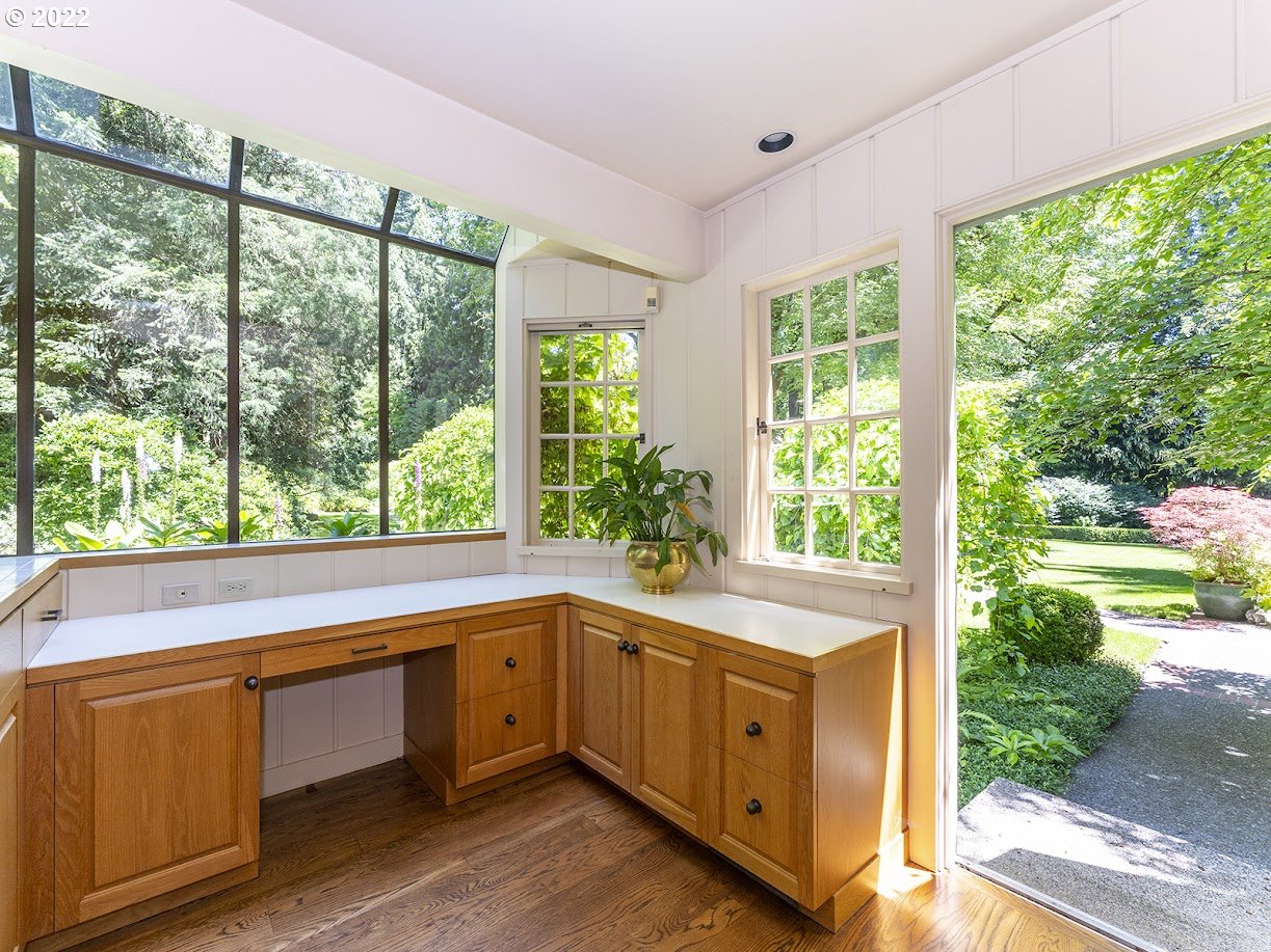 1852 Southwest Highland Road Portland, OR 97221 - Photo 16 of 32 Gallery Image 16