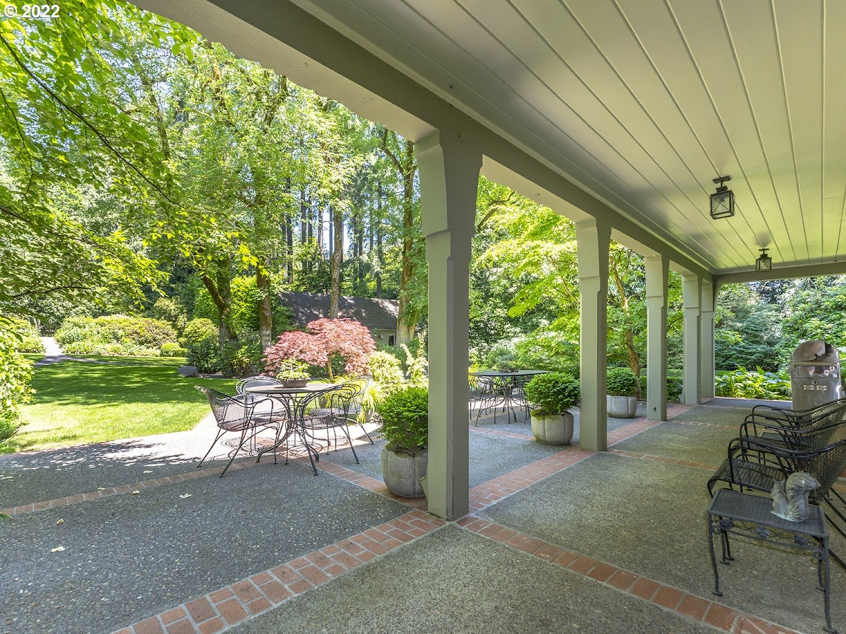 1852 Southwest Highland Road Portland, OR 97221 - Photo 23 of 32 Gallery Image 23