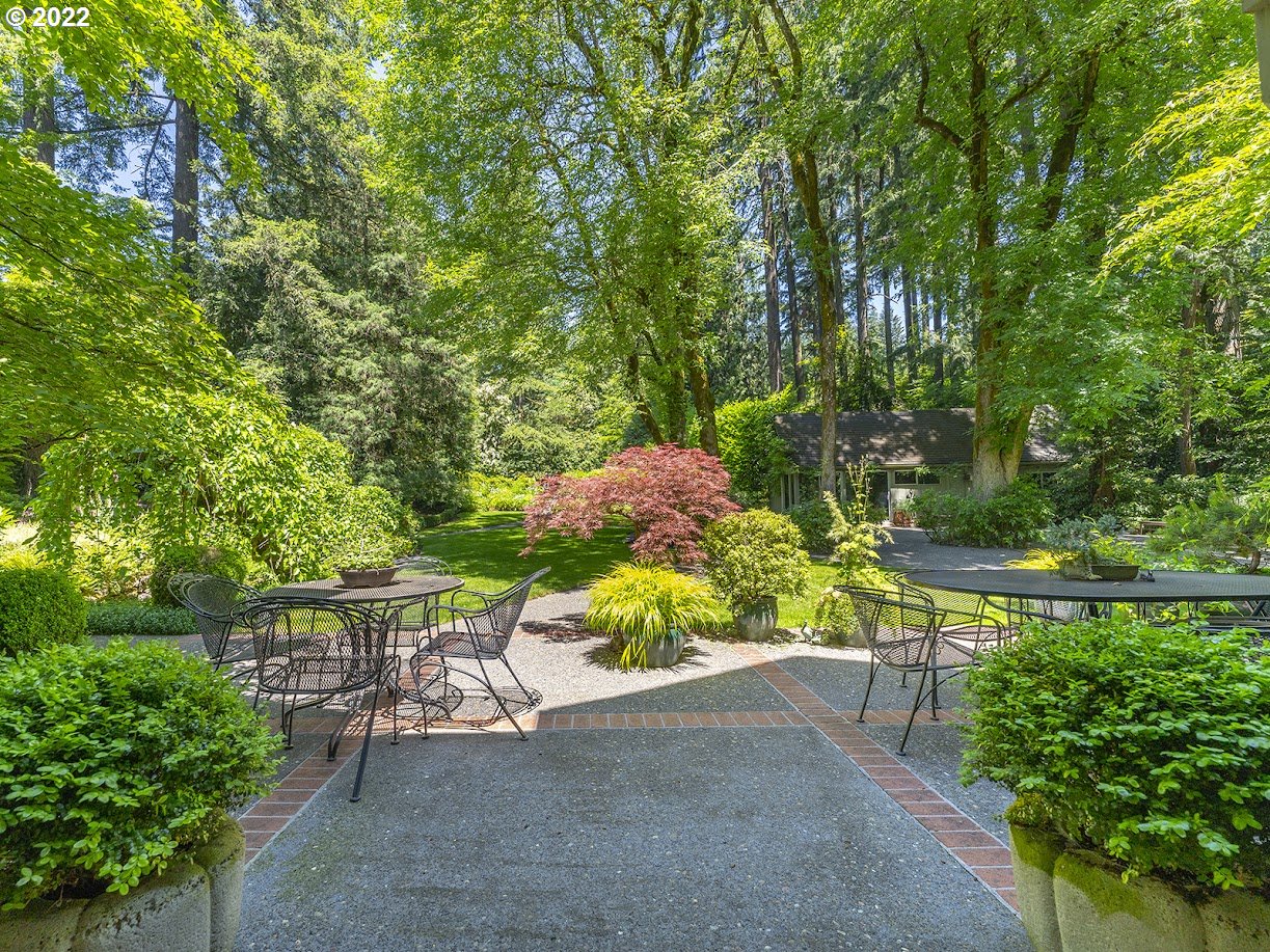 1852 Southwest Highland Road Portland, OR 97221 - Photo 25 of 32 Gallery Image 25