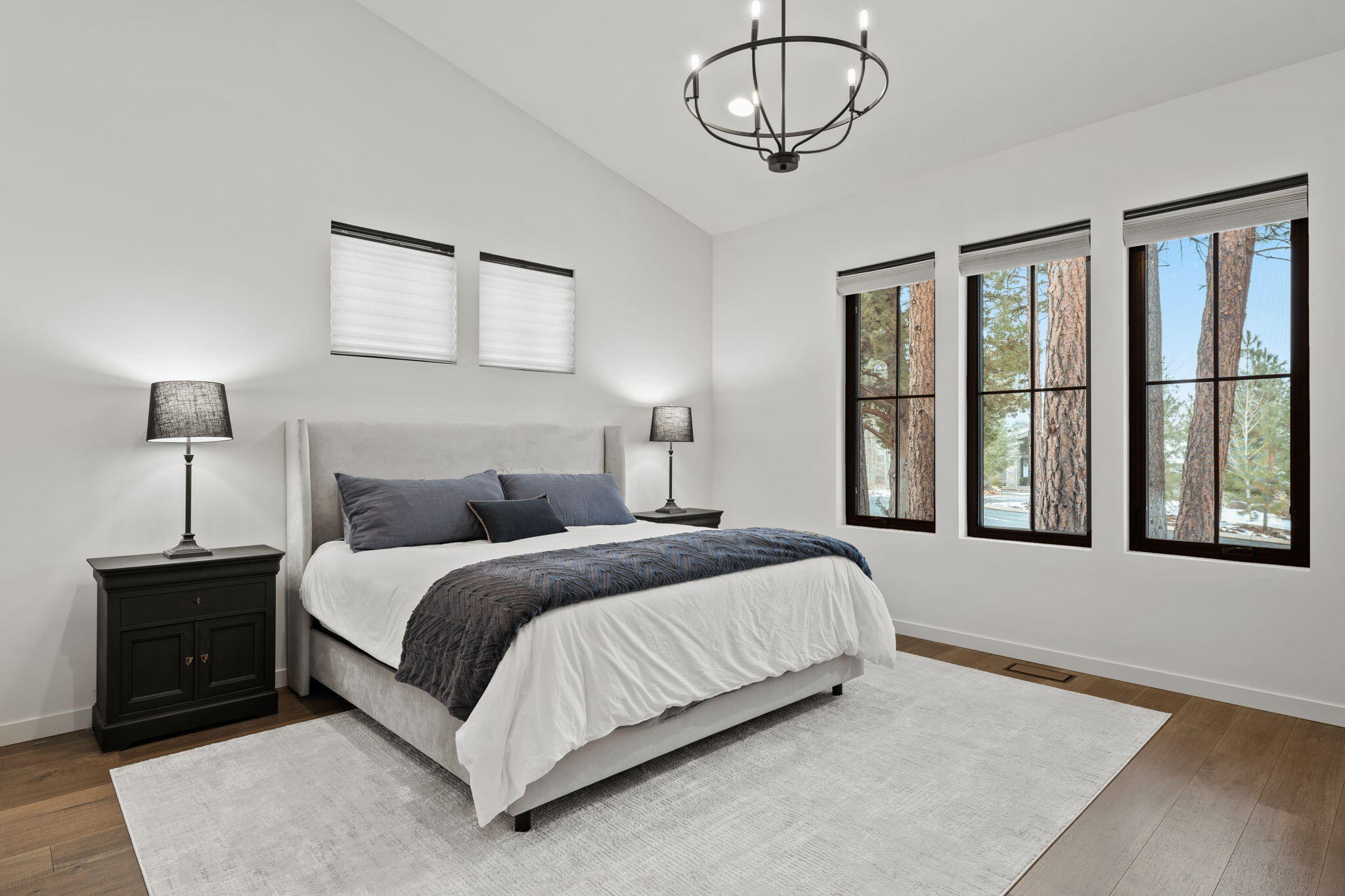 61455 Meeks Trail Bend, OR 97702 - Photo 22 of 46 15Primary bedroom