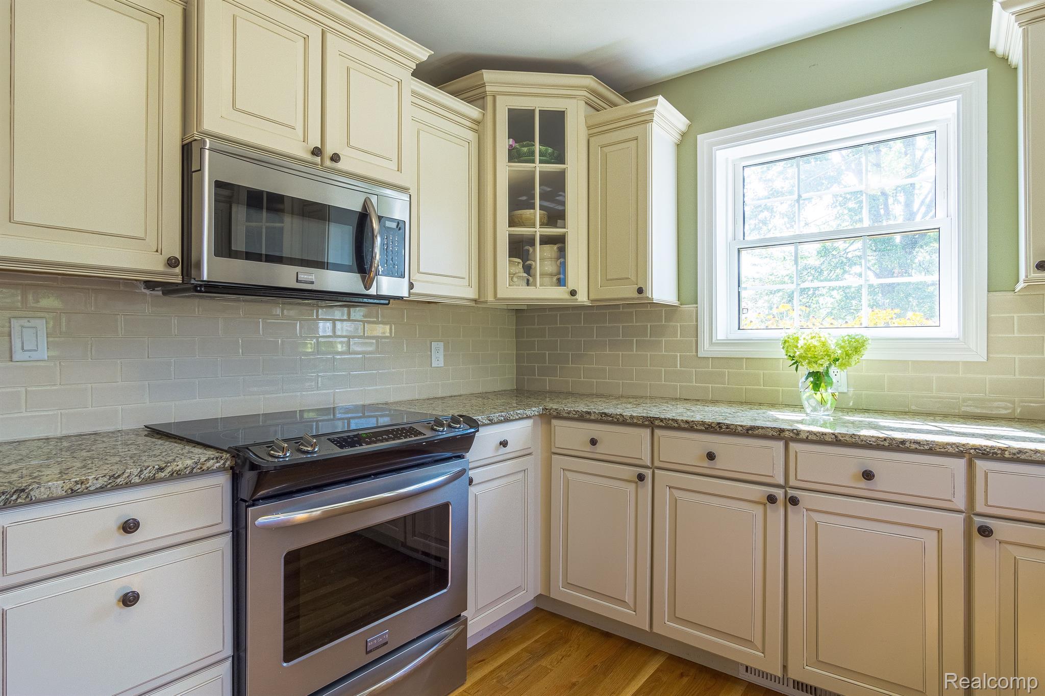 8217 Barden Road Davison, MI 48423 - Photo 6 of 15 Gallery Image 6