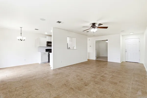$1,800 | 2920 Mineral Springs, Schertz, TX 78108