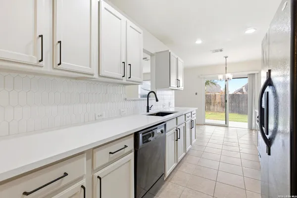 $1,800 | 2920 Mineral Springs, Schertz, TX 78108