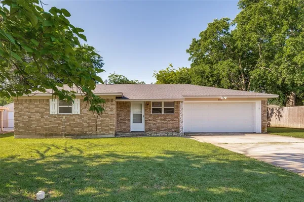 $262,000 | 709 East Main Street, Pilot Point, TX 76258