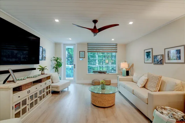 $4,500 | 3450 South Ocean Boulevard, Unit 102, Palm Beach, FL 33480