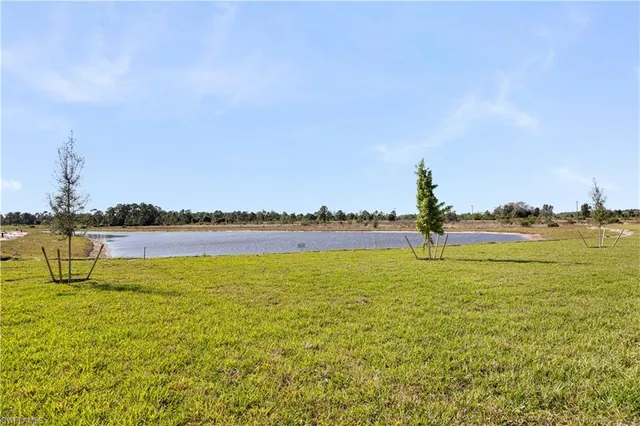 $2,550 | 19558 Fairhill Court, Lehigh Acres, FL 33936
