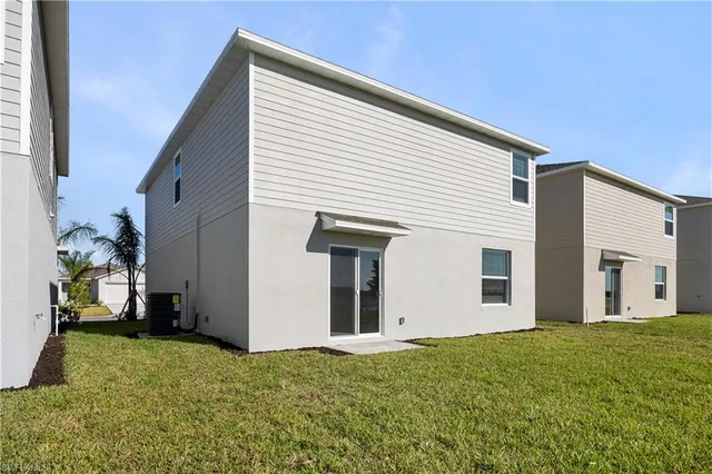 $2,550 | 19558 Fairhill Court, Lehigh Acres, FL 33936