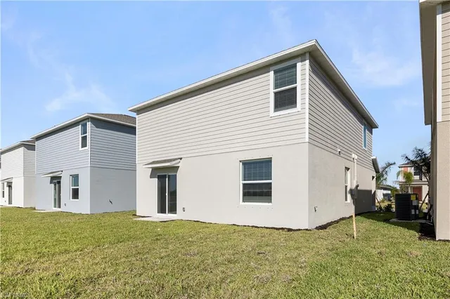 $2,550 | 19558 Fairhill Court, Lehigh Acres, FL 33936