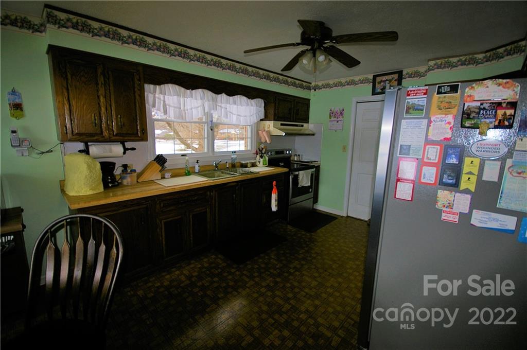 610 Dana Road Hendersonville, NC 28792 - Photo 12 of 25 Gallery Image 12