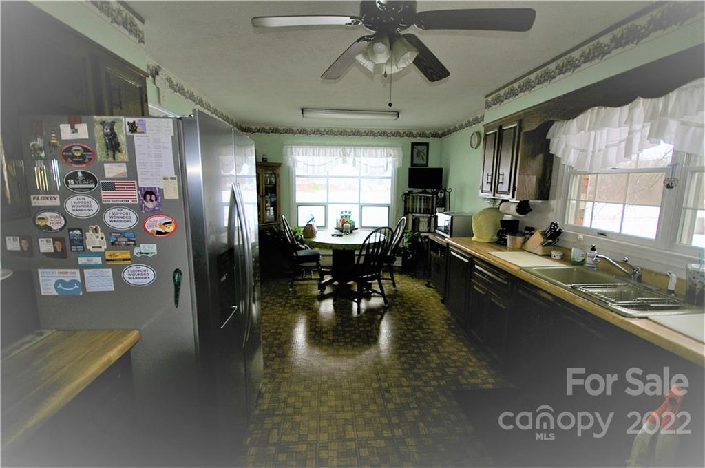 610 Dana Road Hendersonville, NC 28792 - Photo 13 of 25 Gallery Image 13