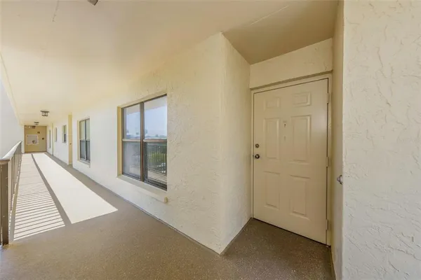 $229,000 | 1000 Cove Cay Drive, Unit 5D, Clearwater, FL 33760
