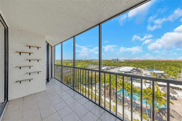 $229,000 | 1000 Cove Cay Drive, Unit 5D, Clearwater, FL 33760