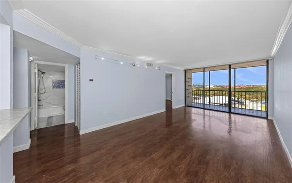 $229,000 | 1000 Cove Cay Drive, Unit 5D, Clearwater, FL 33760