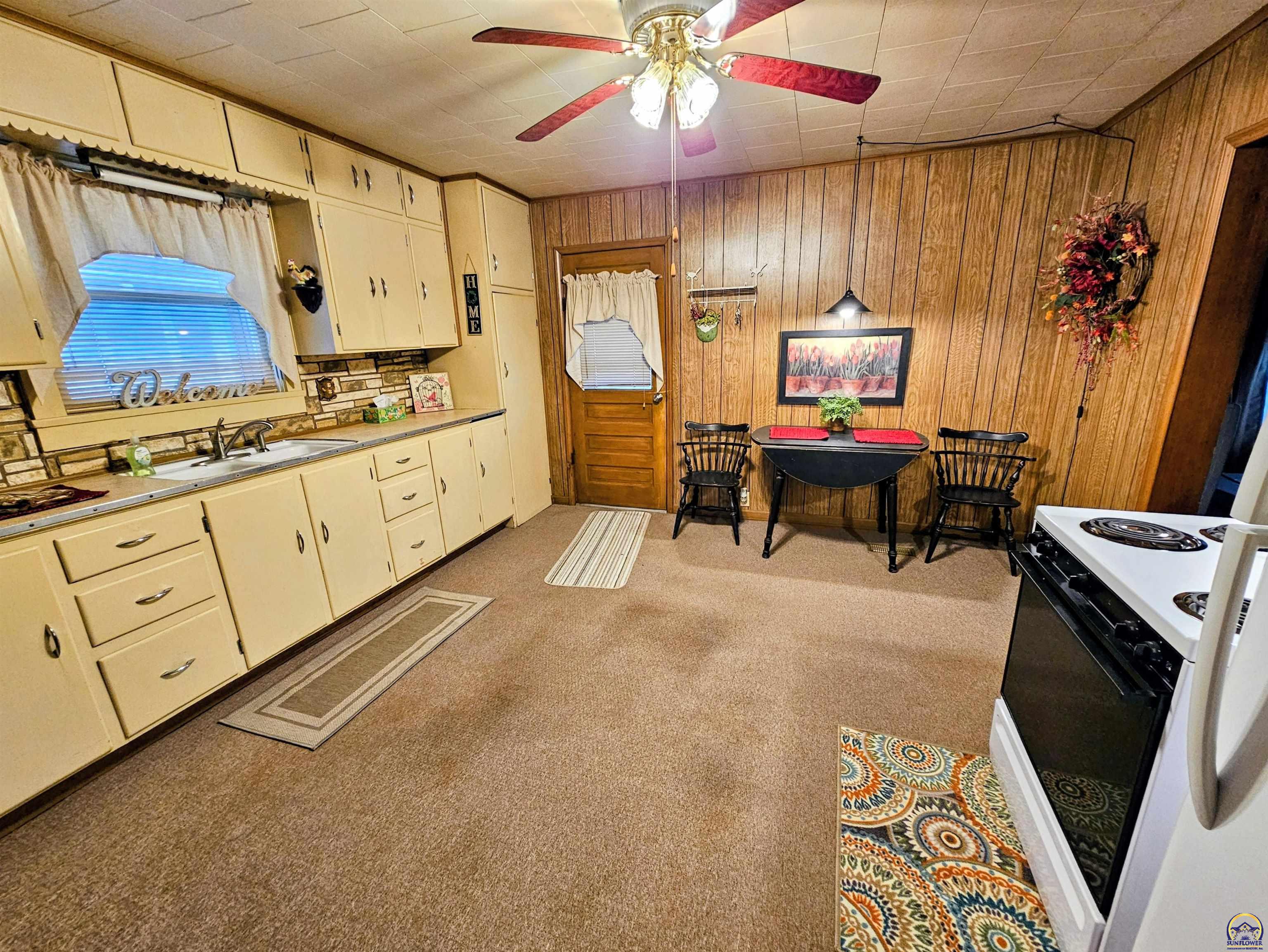 114 North 3rd Street Seneca, KS 66538 - Photo 13 of 18