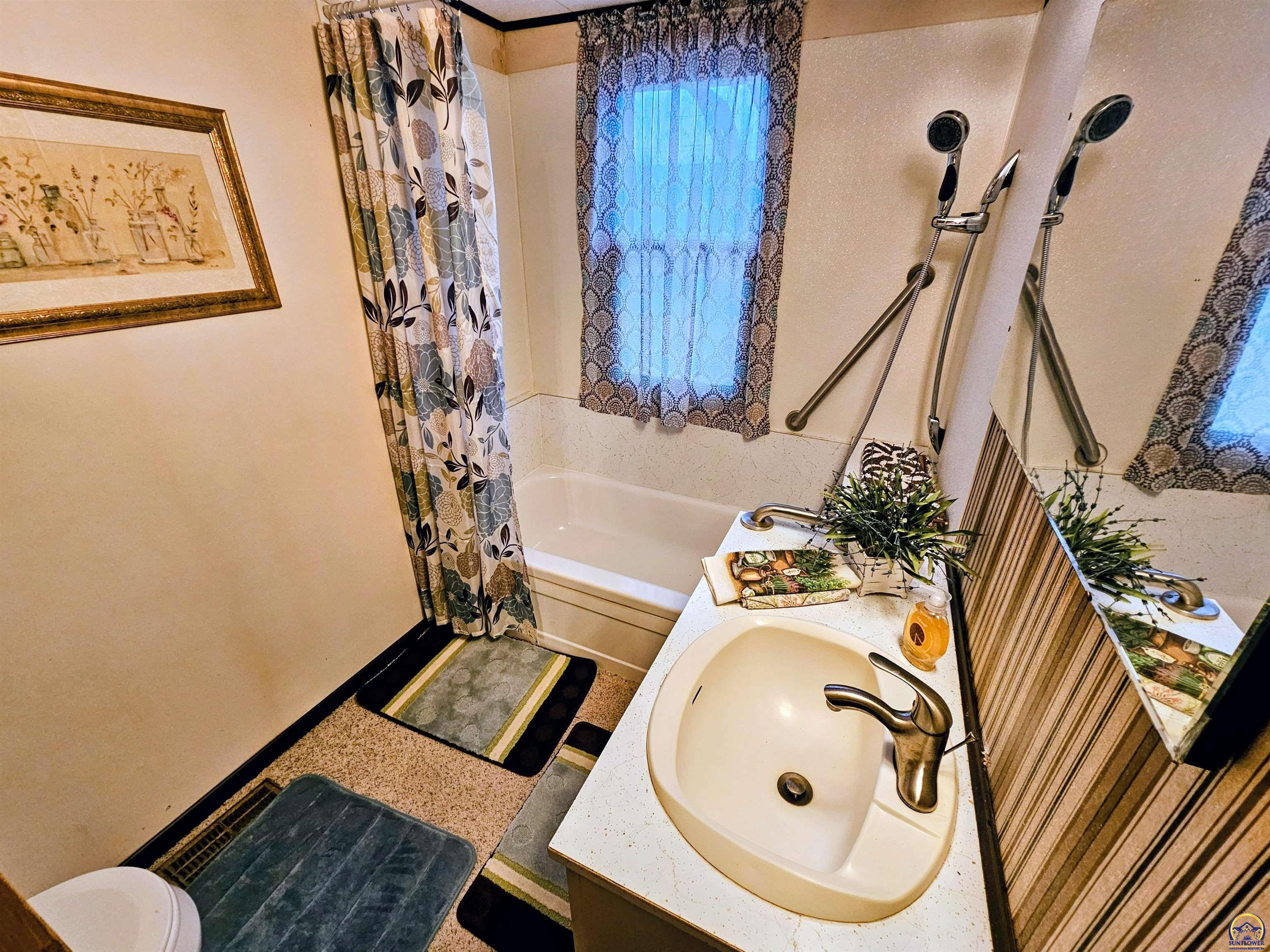 114 North 3rd Street Seneca, KS 66538 - Photo 14 of 18