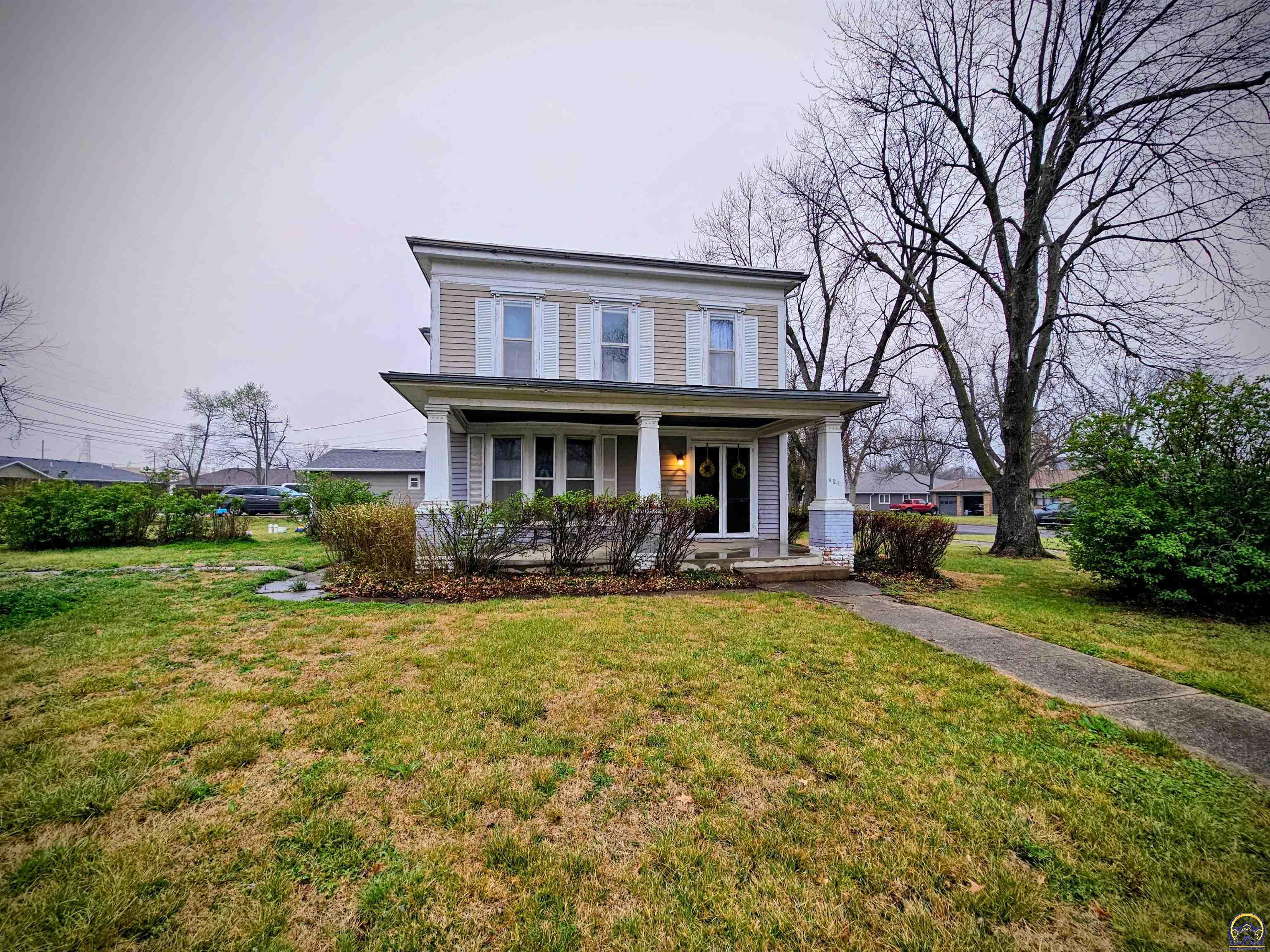 114 North 3rd Street Seneca, KS 66538 - Photo 2 of 18