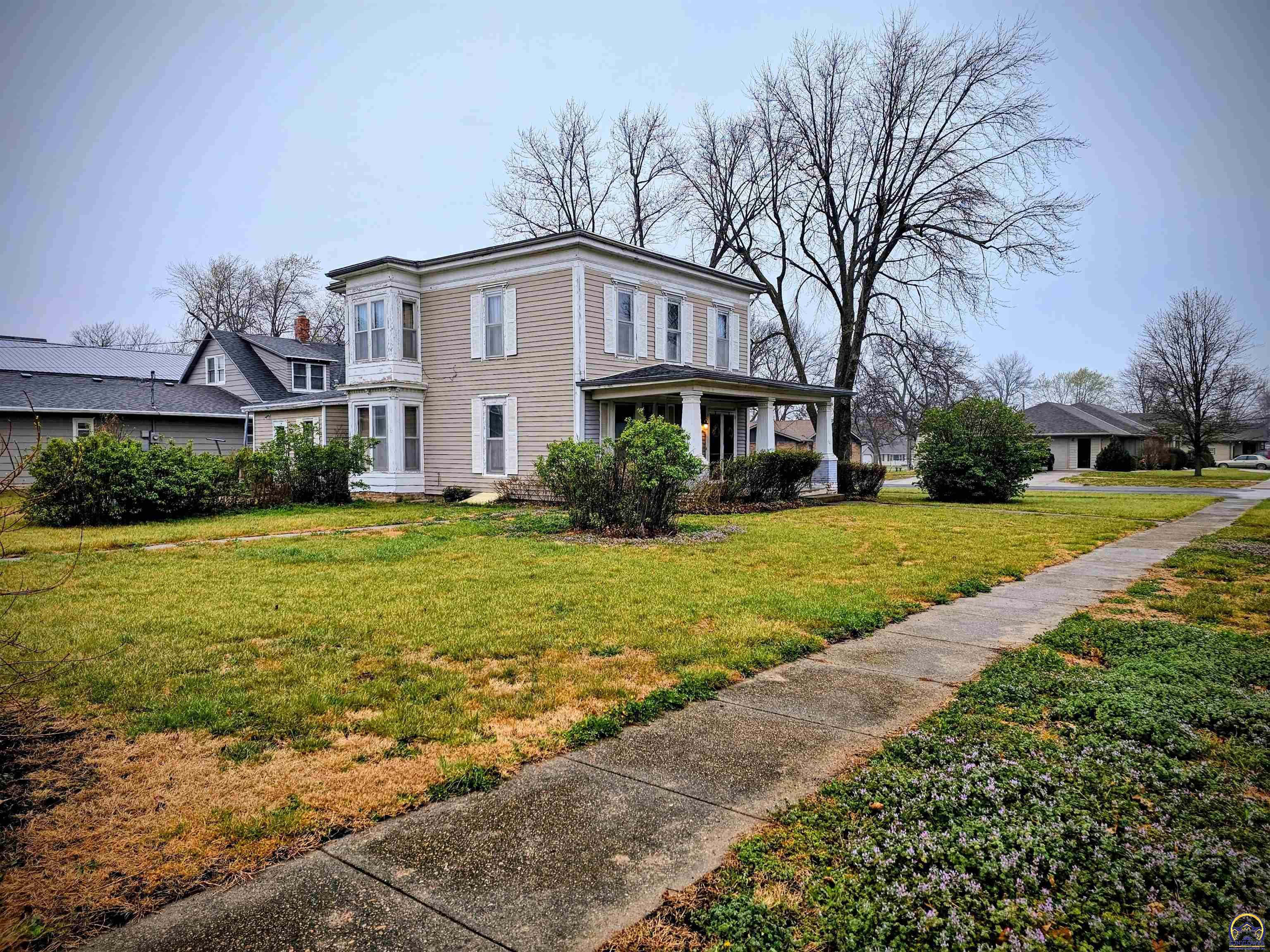 114 North 3rd Street Seneca, KS 66538 - Photo 4 of 18