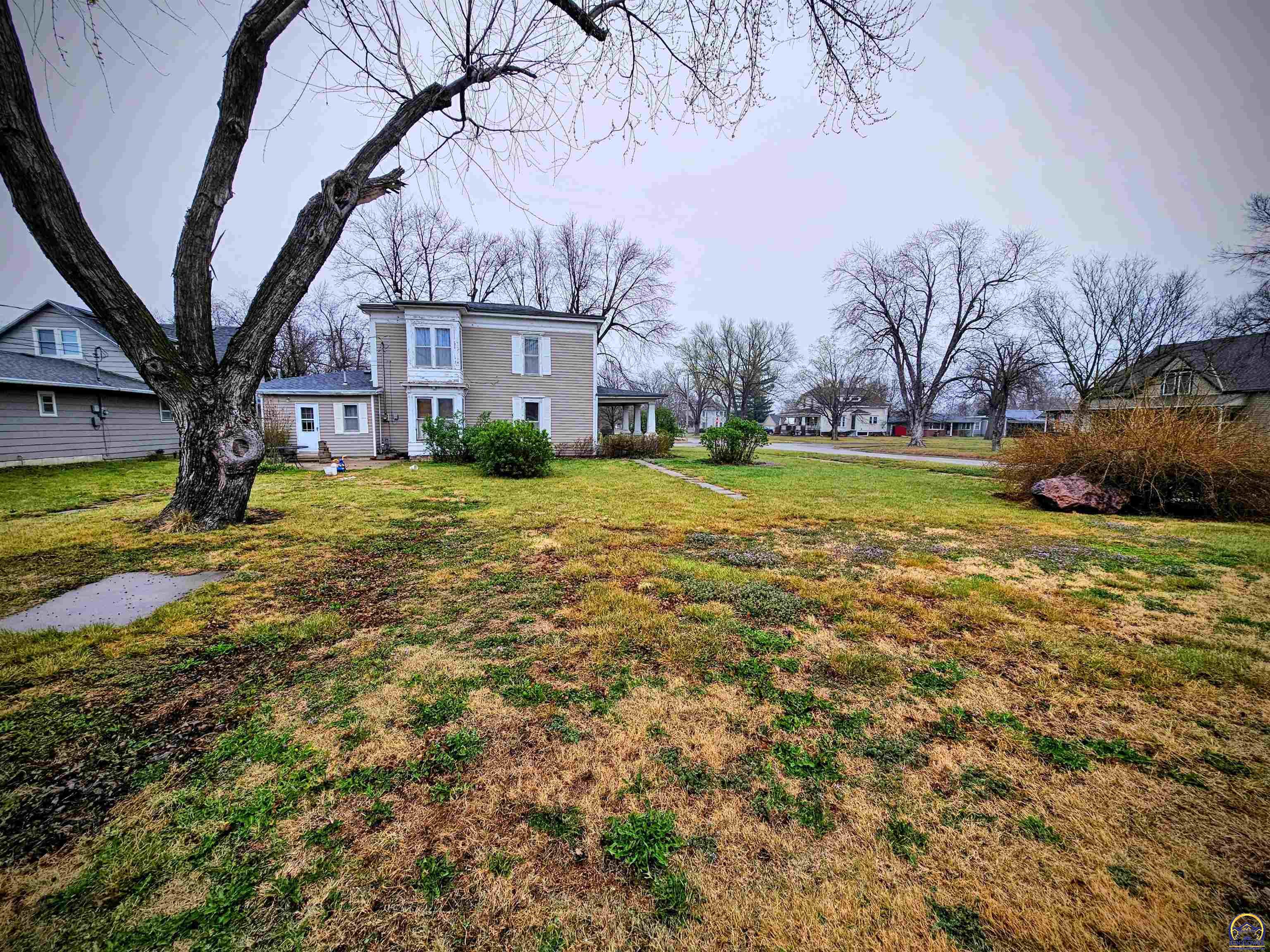 114 North 3rd Street Seneca, KS 66538 - Photo 5 of 18